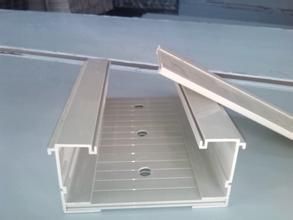 质量上乘托盘式桥架